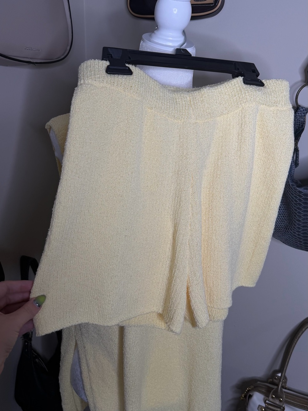 NWT Nenona Soft Knit Sleeveless Sweater/Short Set in Pale Yellow - Size M - Picture 4 of 5
